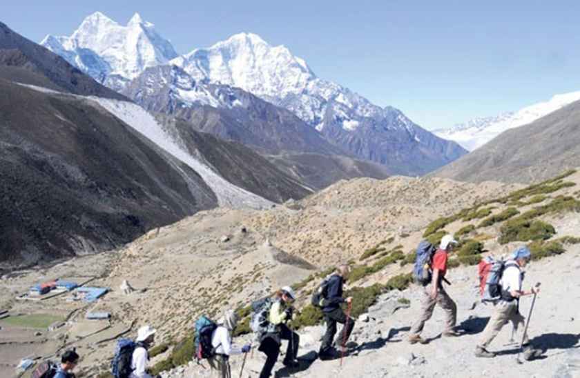 579 Climbers Across 55 Teams Granted Permits for Autumn Season, Royalty Collections Exceed NPR 235 Million