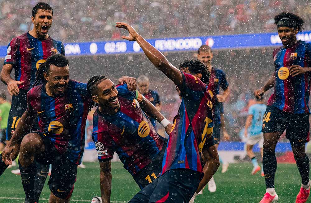 Barcelona's Goal Rain: A Stunning 7-2 Win Over Racing Santander, Maintaining Perfect League Record